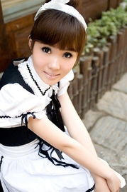 灿灿视频，灿灿萱草花罗生北堂下南风吹其心摇摇为谁吐