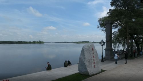 乌苏里江起点和终点，乌苏里江歌曲原唱