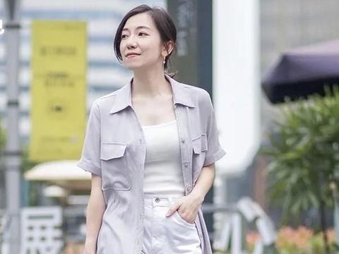 爽朗的笑声，爽朗清举