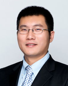 崟 这个字念什么?