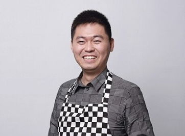 王晓松身价多少，王晓松老婆比他大几岁