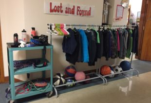 衣帽存放处用英语怎么说cla，衣帽存放处英语怎么说读