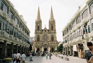 英国伦敦泰晤士河畔的伦敦眼是什么游乐设施