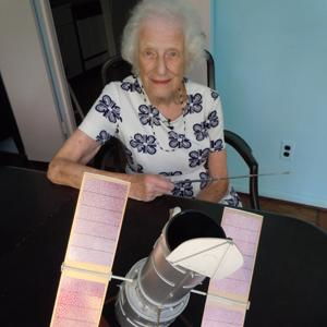 astronomers翻译，astronomers who study planet