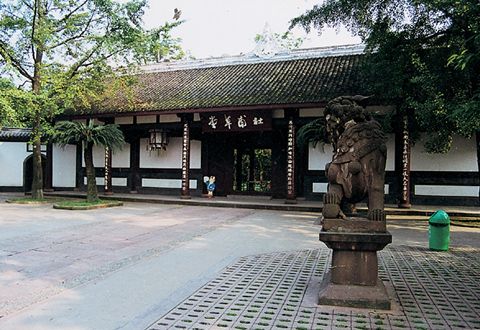 杜甫草堂简介 杜甫草堂位于四川成都