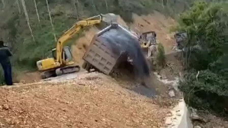 古代翻车图片，做饭翻车图片