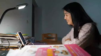 煮豆燃豆萁,豆在釜中泣。本是同根生,相煎何太急?