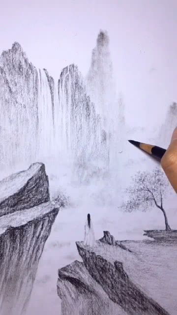 遥看瀑布挂前川的上一句飞流直下三千尺疑是，复照青苔上的上一句是什么