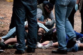 先喜后忧 打一字