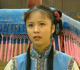 坠儿为什么偷平儿的镯子?