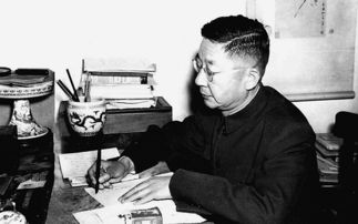 老舍先生简介。