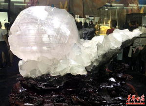 请问冰洲石会生长在山洞吗?