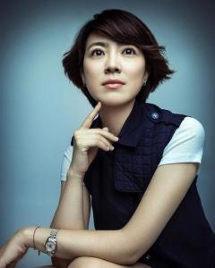 朱霞为什么不主持了，朱霞一家三口照片大全