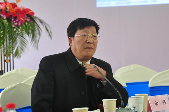 余强饮三大白而别的白是什么意思，余强饮三大白的强拼音