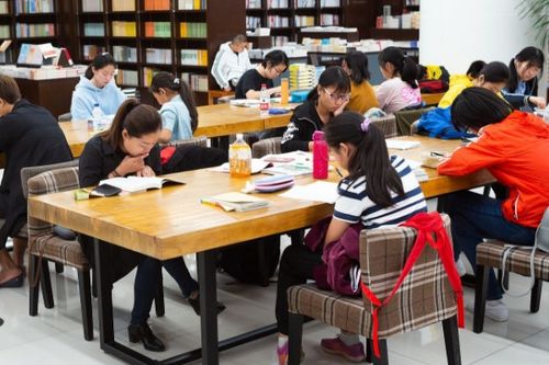 滚字开头的成语四个字，巧字开头的成语接龙