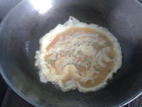 摊鸡蛋皮的做法窍门，摊鸡蛋图片