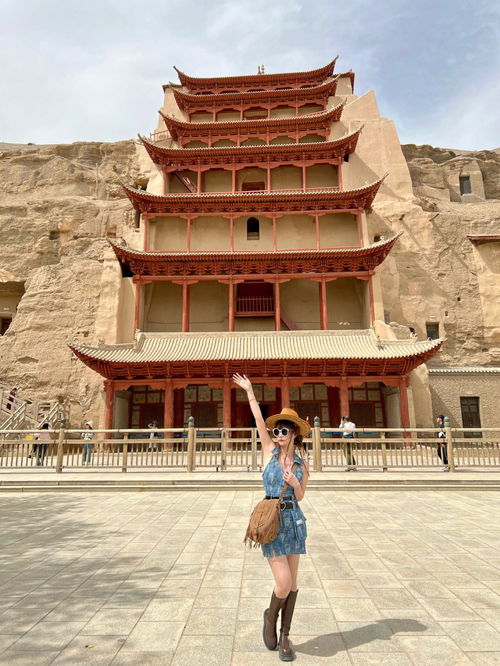 莫高窟简介50字以内，飞天壁画 敦煌莫高窟简介