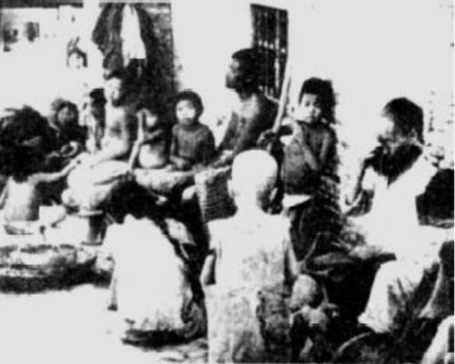 饿殍遍野的意思