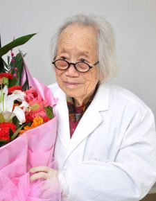 胡佩兰的简介，胡佩兰感动中国颁奖词