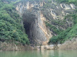 美丽的神农溪歌词，美丽的神农溪作文