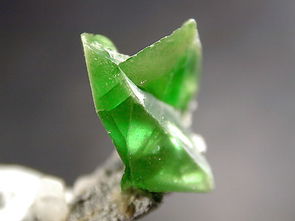 这宝石厉害大发了:榍石