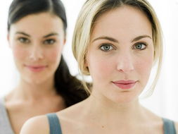 有哪些日常的护肤小技巧可以改善黑眼圈?