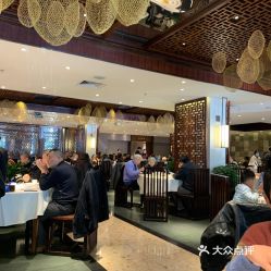 白云轻语我爱你泰剧在线观看，白云轩酒店在哪里