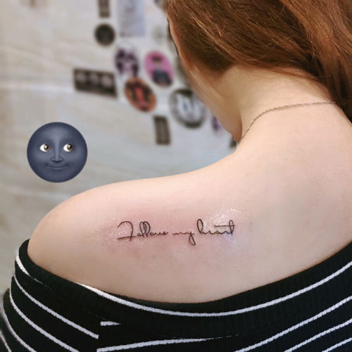 肩膀英文纹身，拍某人的肩膀英文