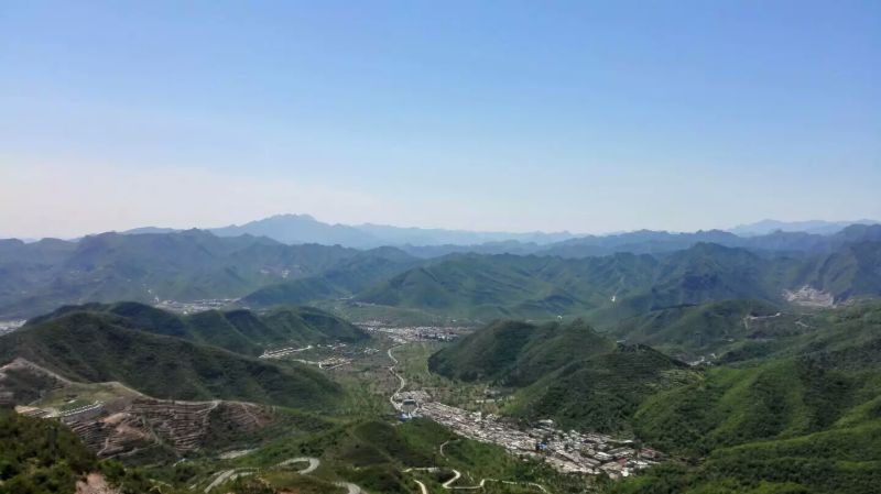 天高地阔的意思和造句，天高地阔的意思是什么体现乡下人吃晚饭时的什么氛围