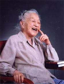 何泽慧简介及主要事迹，何泽慧简介200字