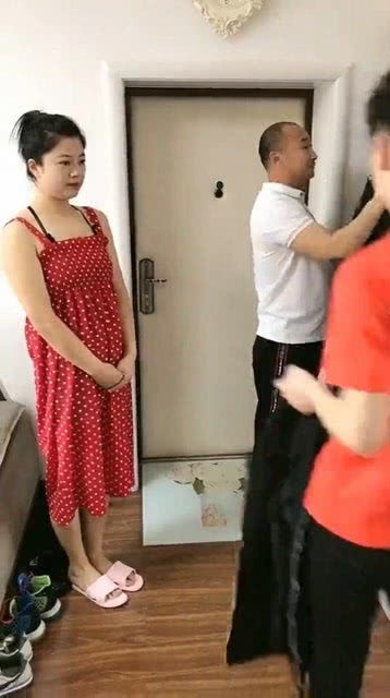 饭来张口衣来伸手的意思是什么生肖，饭来张口衣来伸手意思相近的成语有哪些