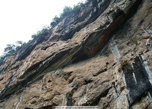 挺拔险峻的拼音，险峻的拼音怎么读