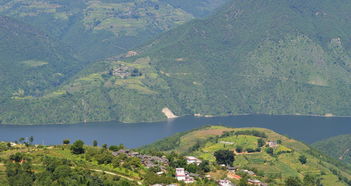 天气怎么切换定位城市