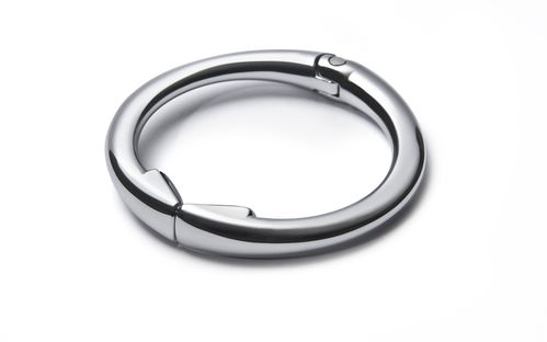 brushed aside，brushed away