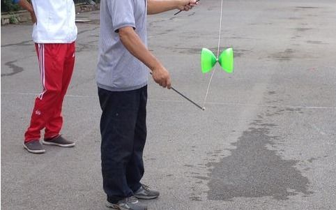 单面空竹怎么玩，空竹怎么玩法