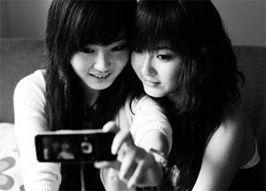 双胞胎的包包，双胞胎姐妹紫紫和包包