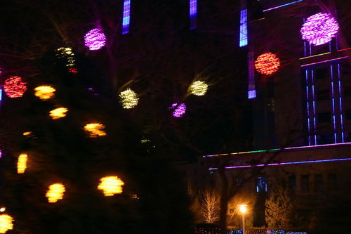 灯火通宵的拼音，灯火通宵寓意着什么