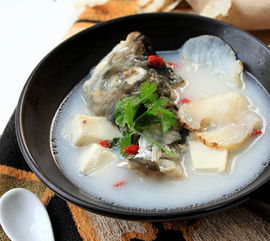 广东天麻鱼头汤的做法，天麻鱼头汤的做法和功效视频