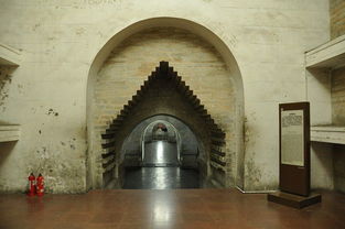 定陵地宫入口为什么在左配殿