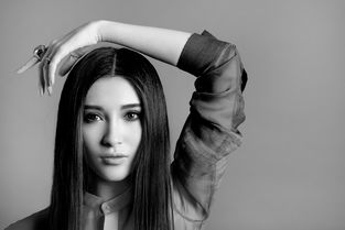 杜若蘅芜的寓意，杜若溪个人资料年龄