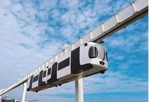 汉我国首条悬挂式空中轨道列车试乘发车