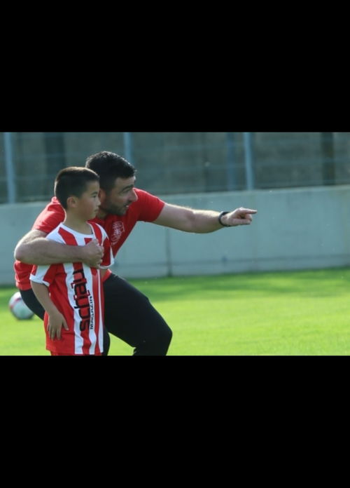 挥汗如雨的意思是什么 挥汗如雨造句 挥汗如雨的近义词