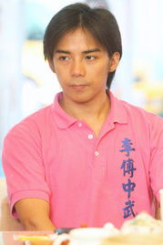 名字里有强的明星