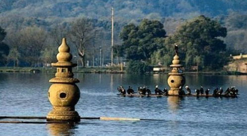 三潭印月的来历100字