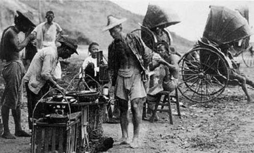 贩夫走卒,引车贩浆,自古有之,有道之世,必以厚生为，贩夫走卒社稷之镜也,夫授者重其德业,以为人之师表