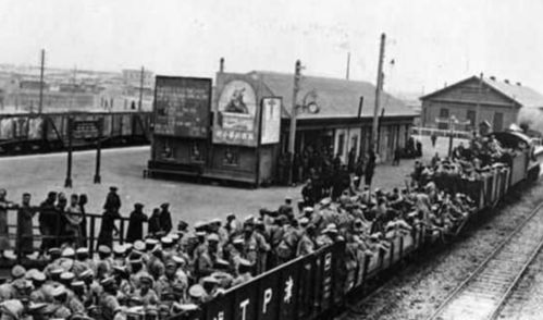 改革不能走故步自封的老路,也不能走改旗易帜的邪路的理解?