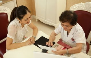 lorrie是什么意思，lorries的中文