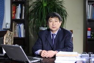 候磊强，侯磊强