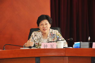 章贡中学校长京九路校区是不是叫夏晨霜