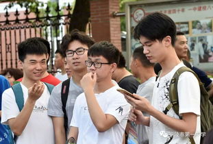 正青春下一句三字，致青春的经典语句